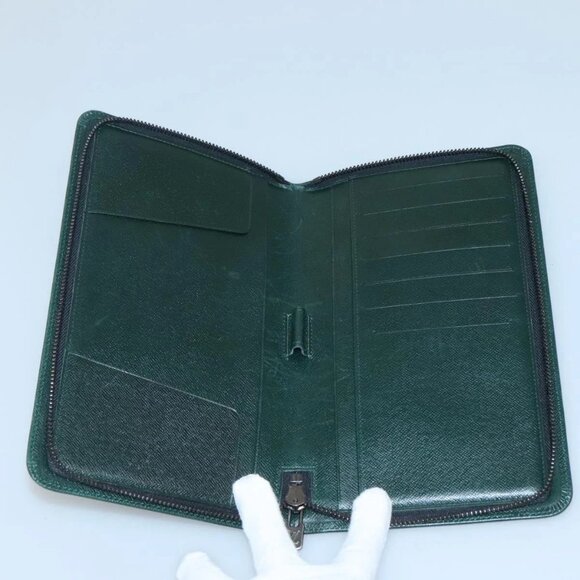 LOUIS VUITTON Taiga Travel Case Epicea LV Auth - Picture 13 of 16